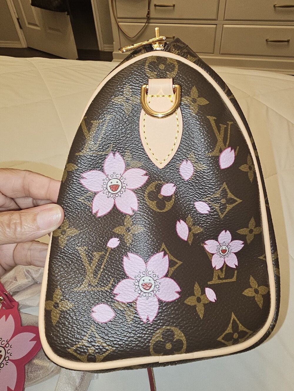 BEAUTIFUL LV x Takashi Murakami Speedy Bandoulière 25 Cherry Blossom Bag - Picture 9 of 16